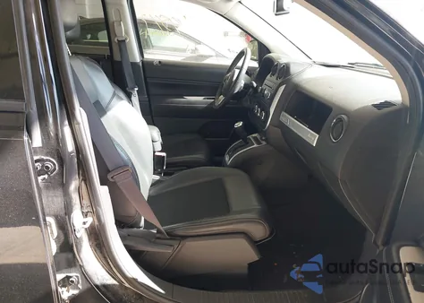 2016 Jeep Compass Latitude z USA, uszkodzony, nr VIN 1C4NJDEB9GD662442